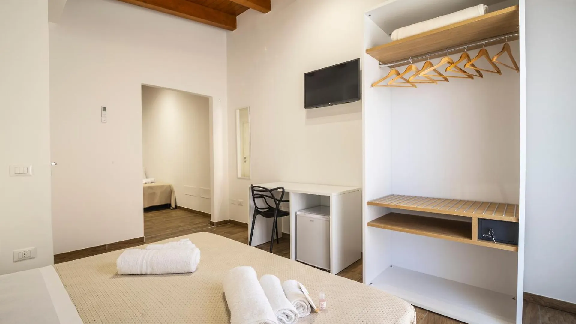 Quattro Canti Carini 0*,  Italie